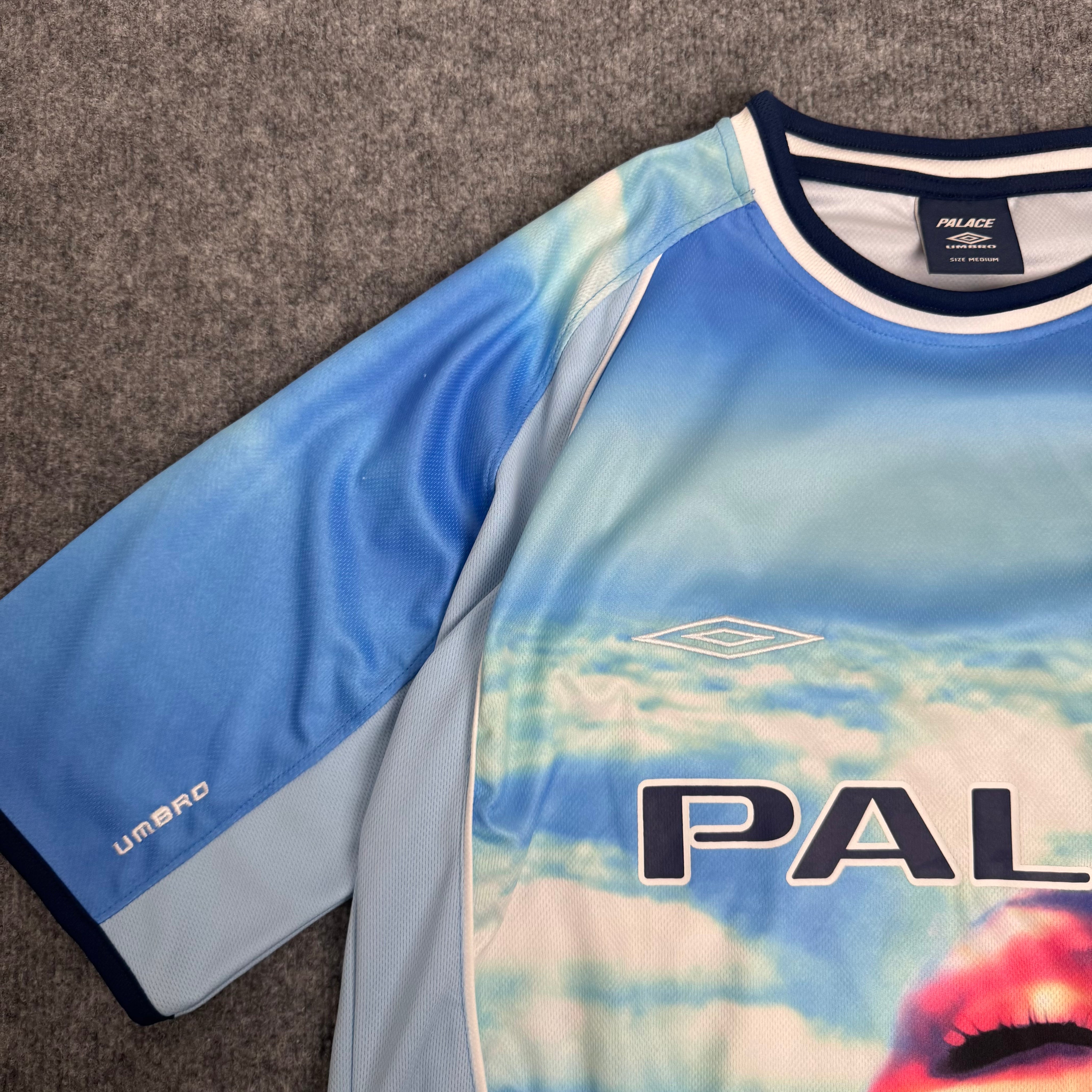 Palace Jersey (Str. M)