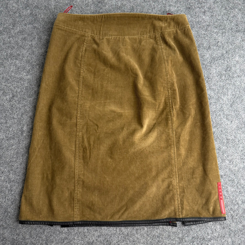 Prada nederdel (Str. 40)