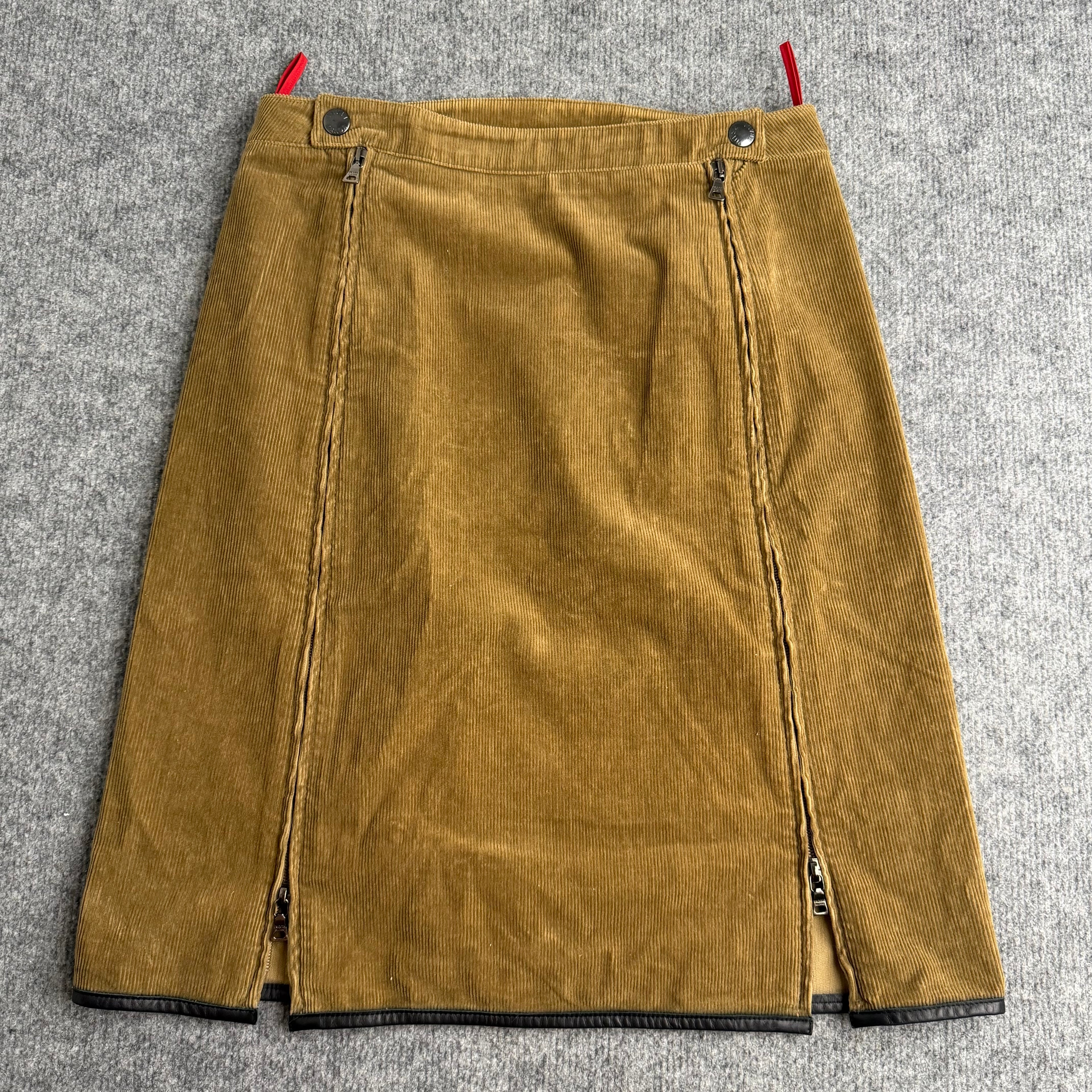 Prada nederdel (Str. 40)