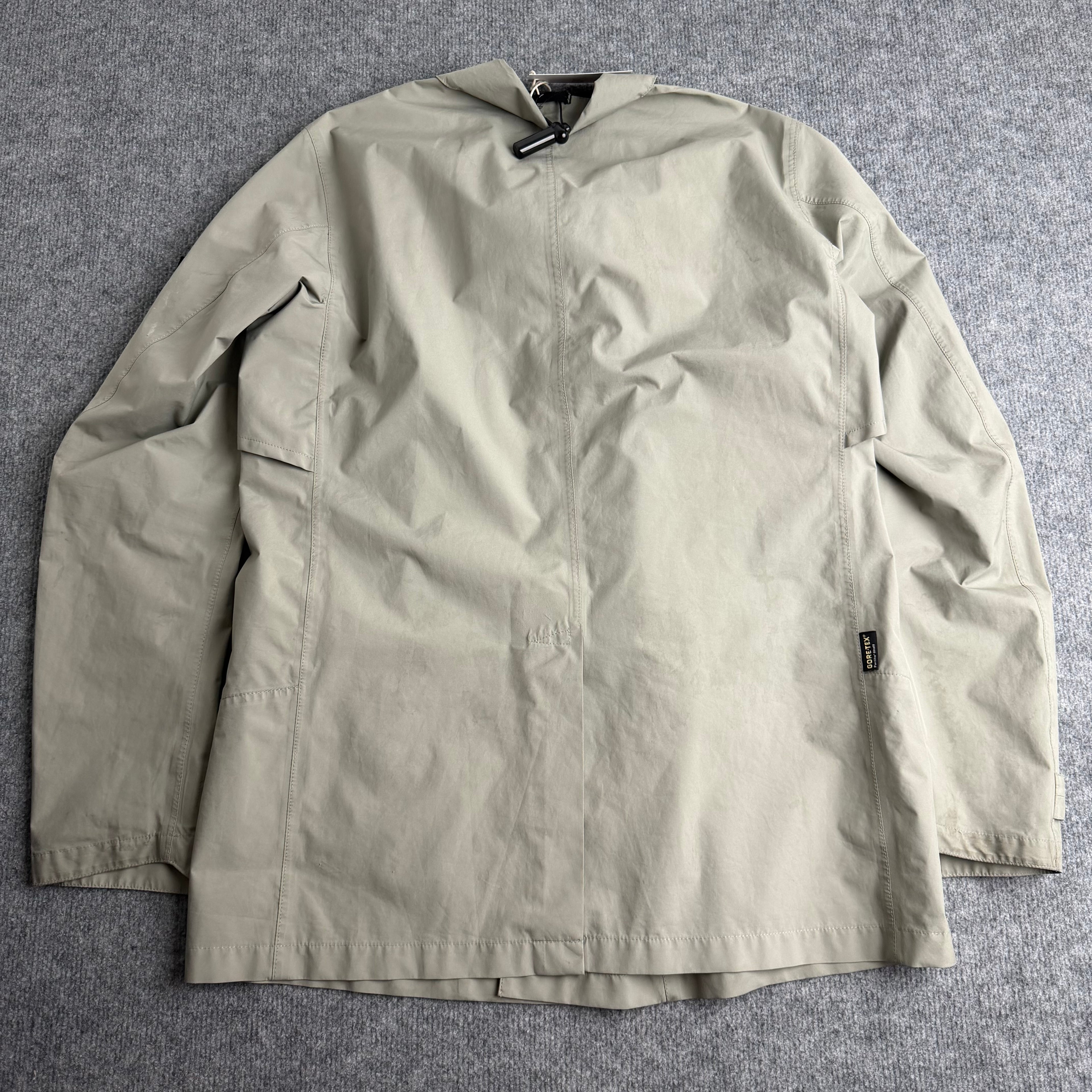 Stone Island jakke (Str. M)