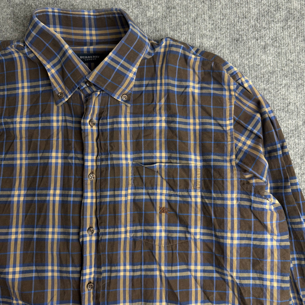 Burberry skjorte (Str. L)