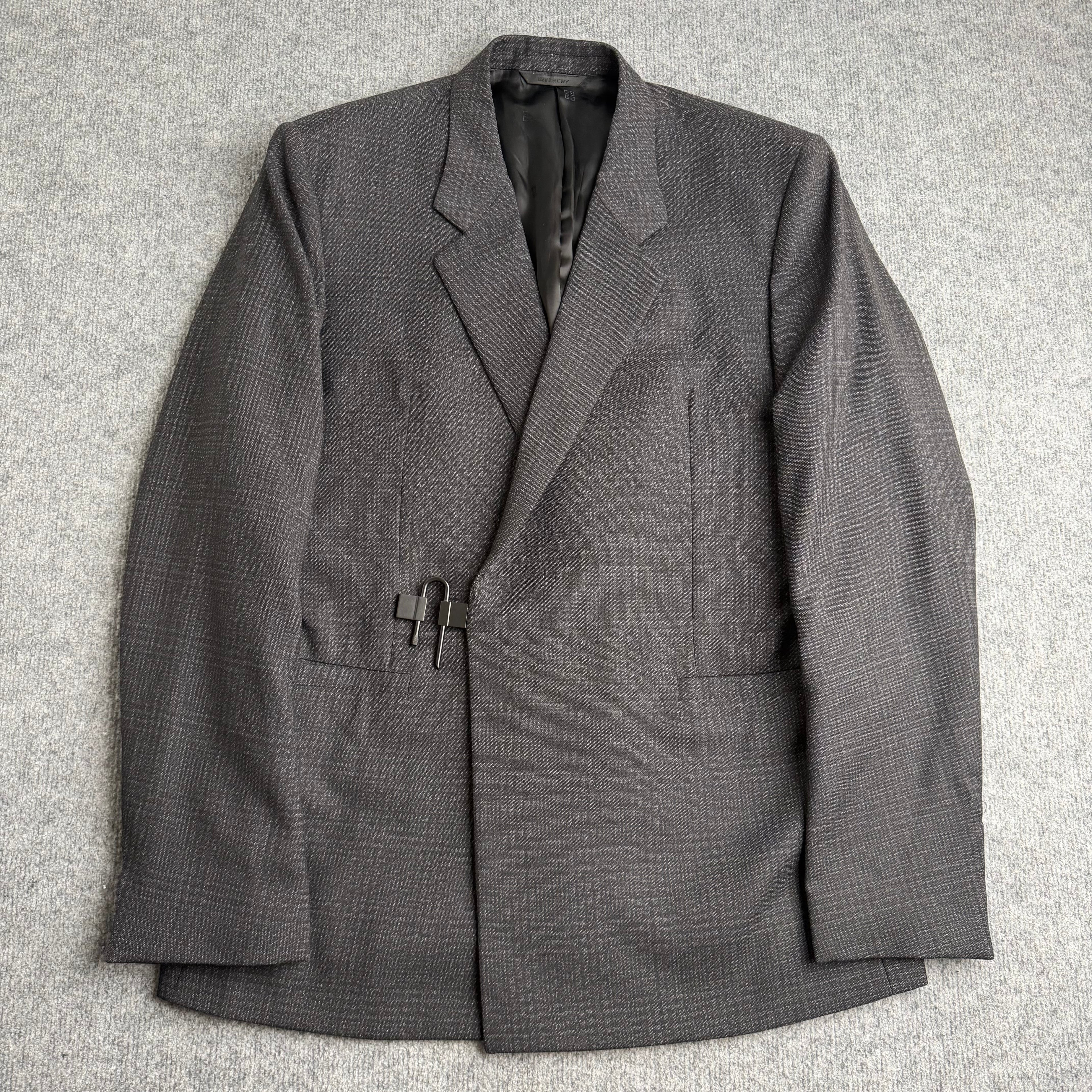 Givenchy blazer (Str. L)