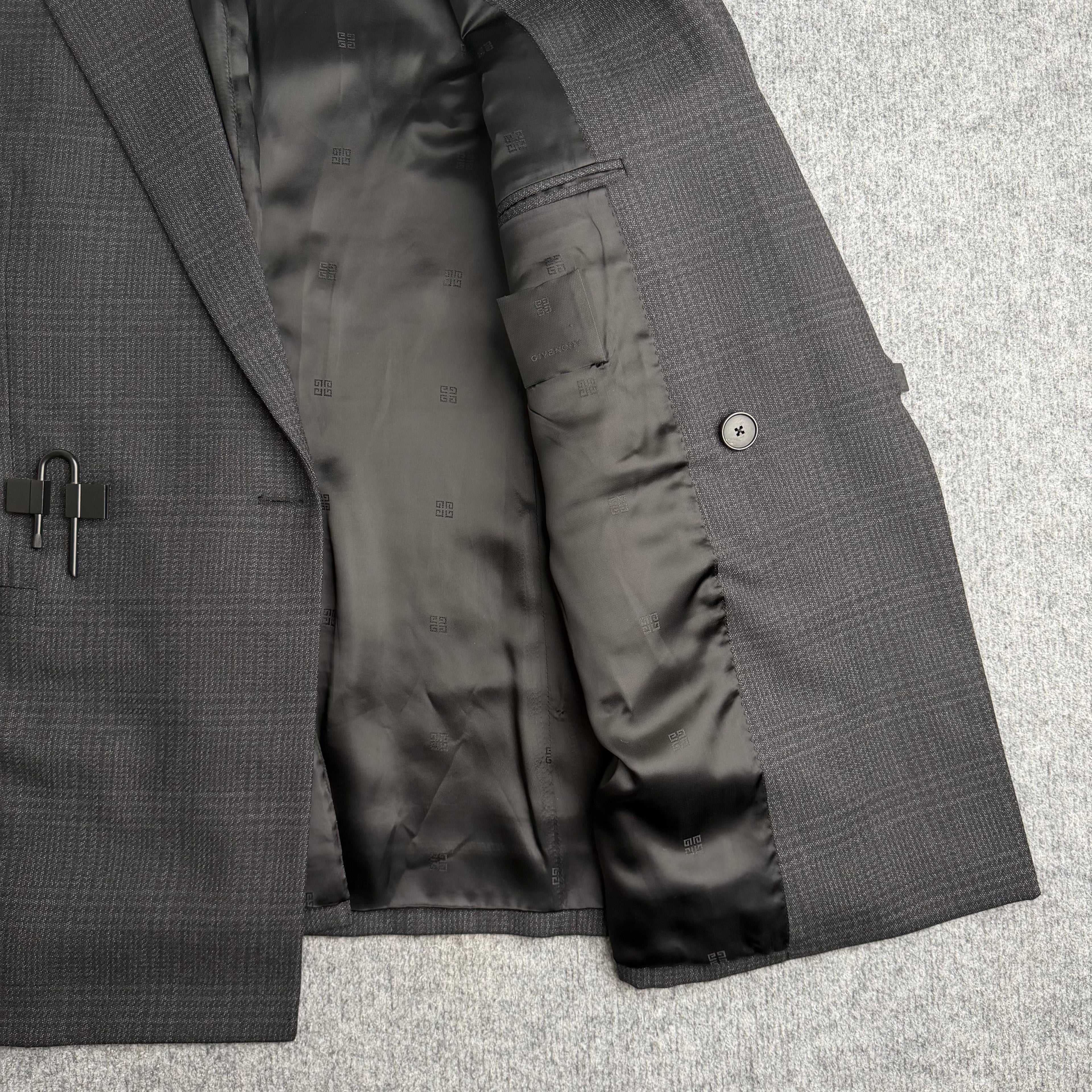 Givenchy blazer (Str. L)