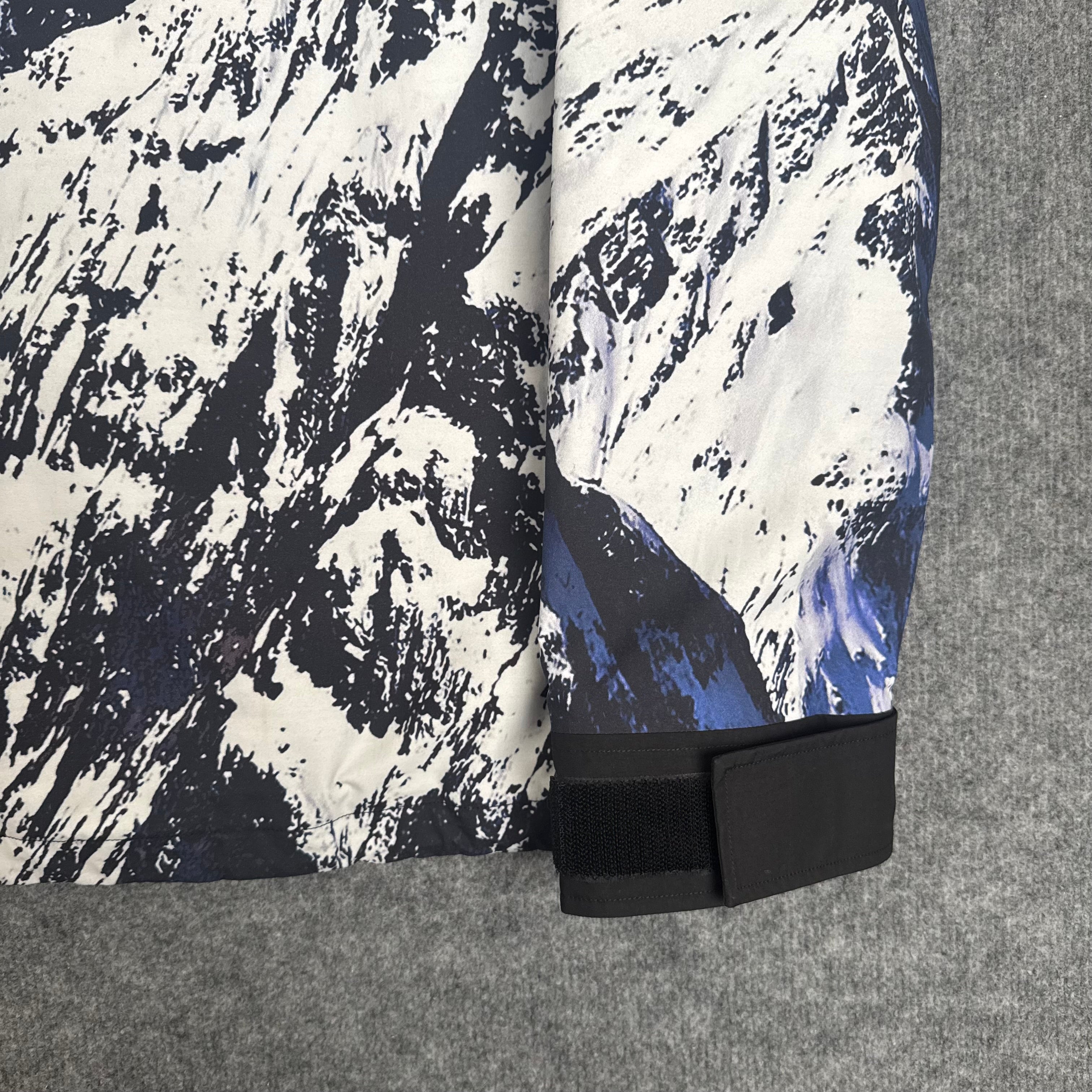 Supreme x The North Face jakke (Str. M)