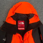 Supreme X The North Face jakke (Str. M)