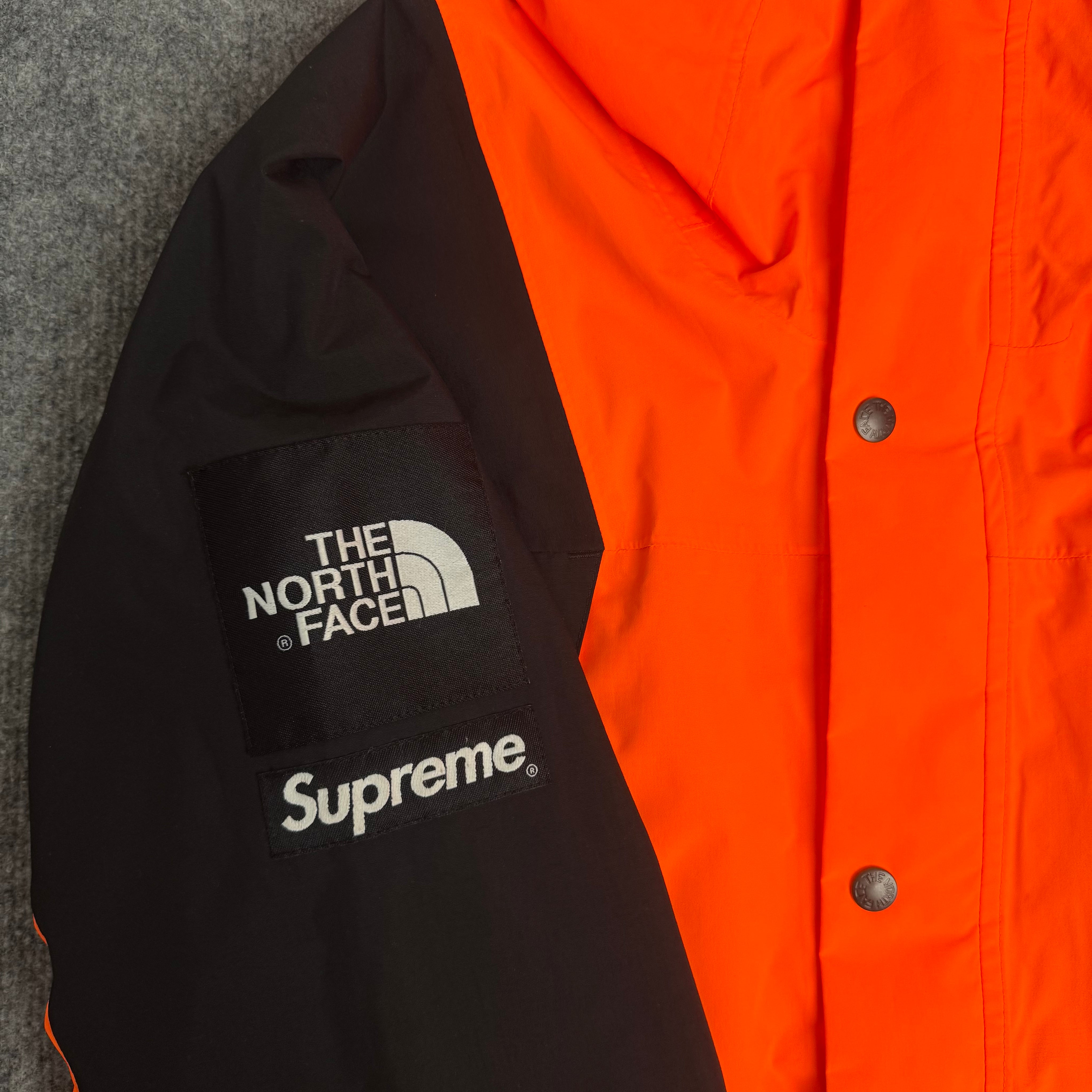 Supreme X The North Face jakke (Str. M)