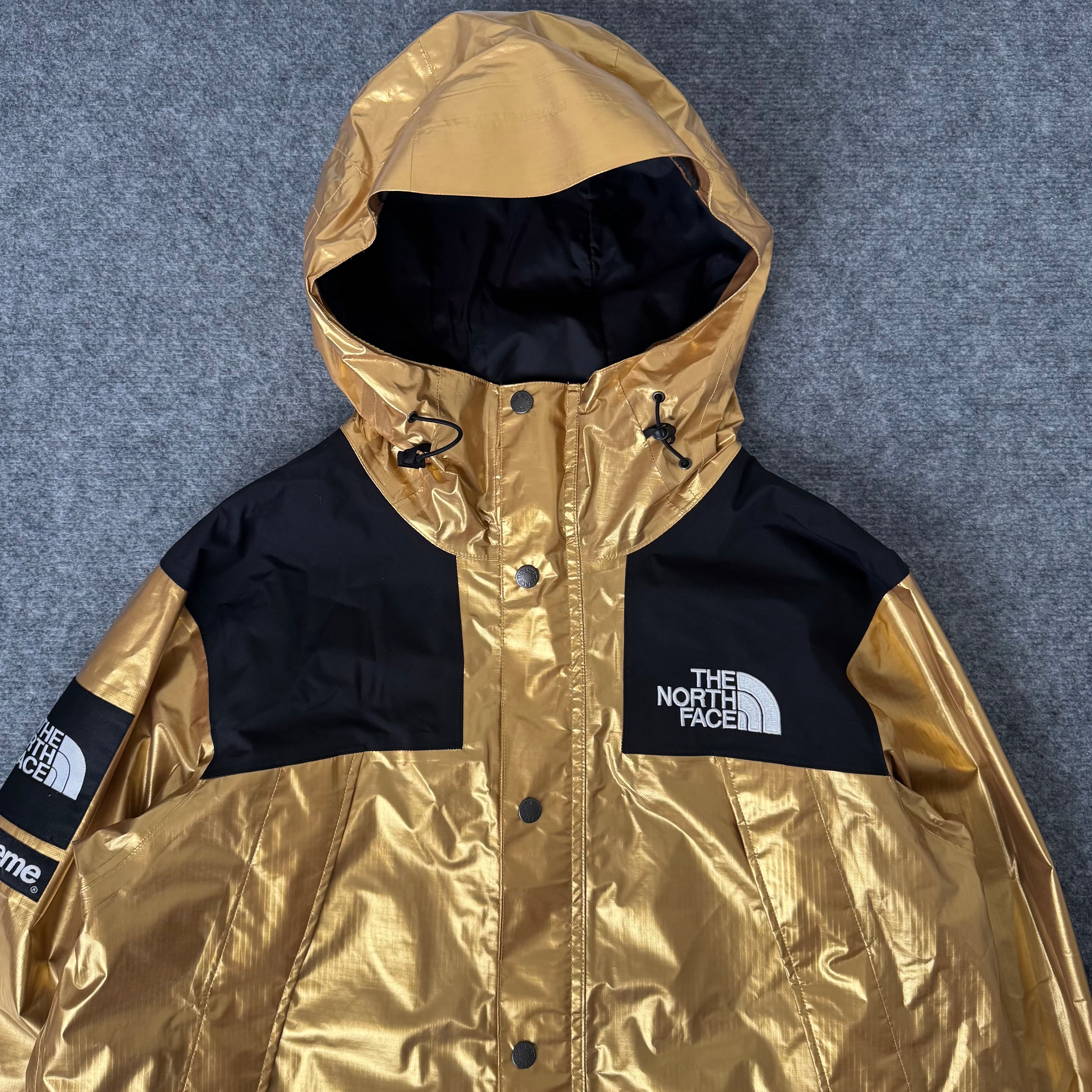 Supreme x The North Face jakke (Str. M)