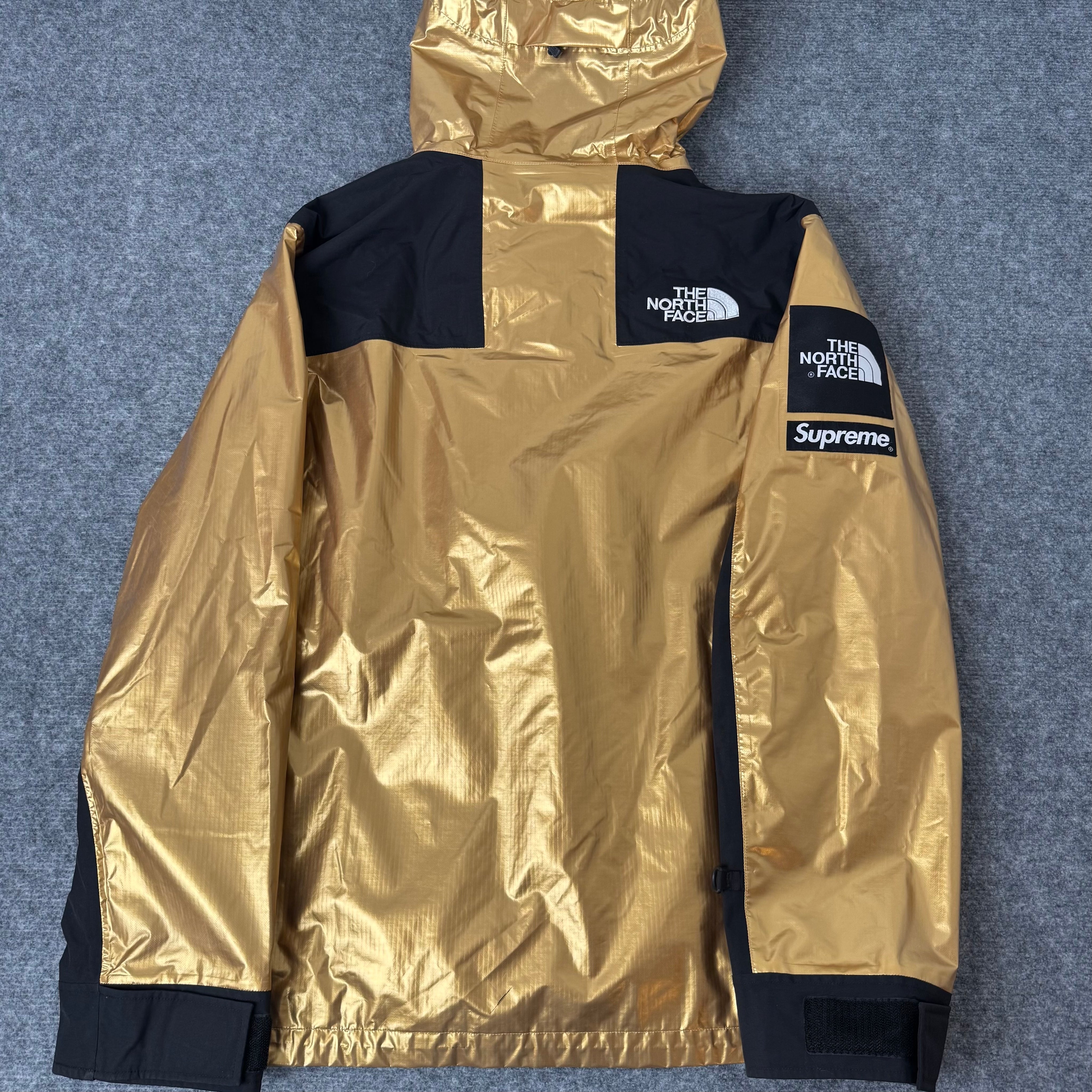 Supreme x The North Face jakke (Str. M)