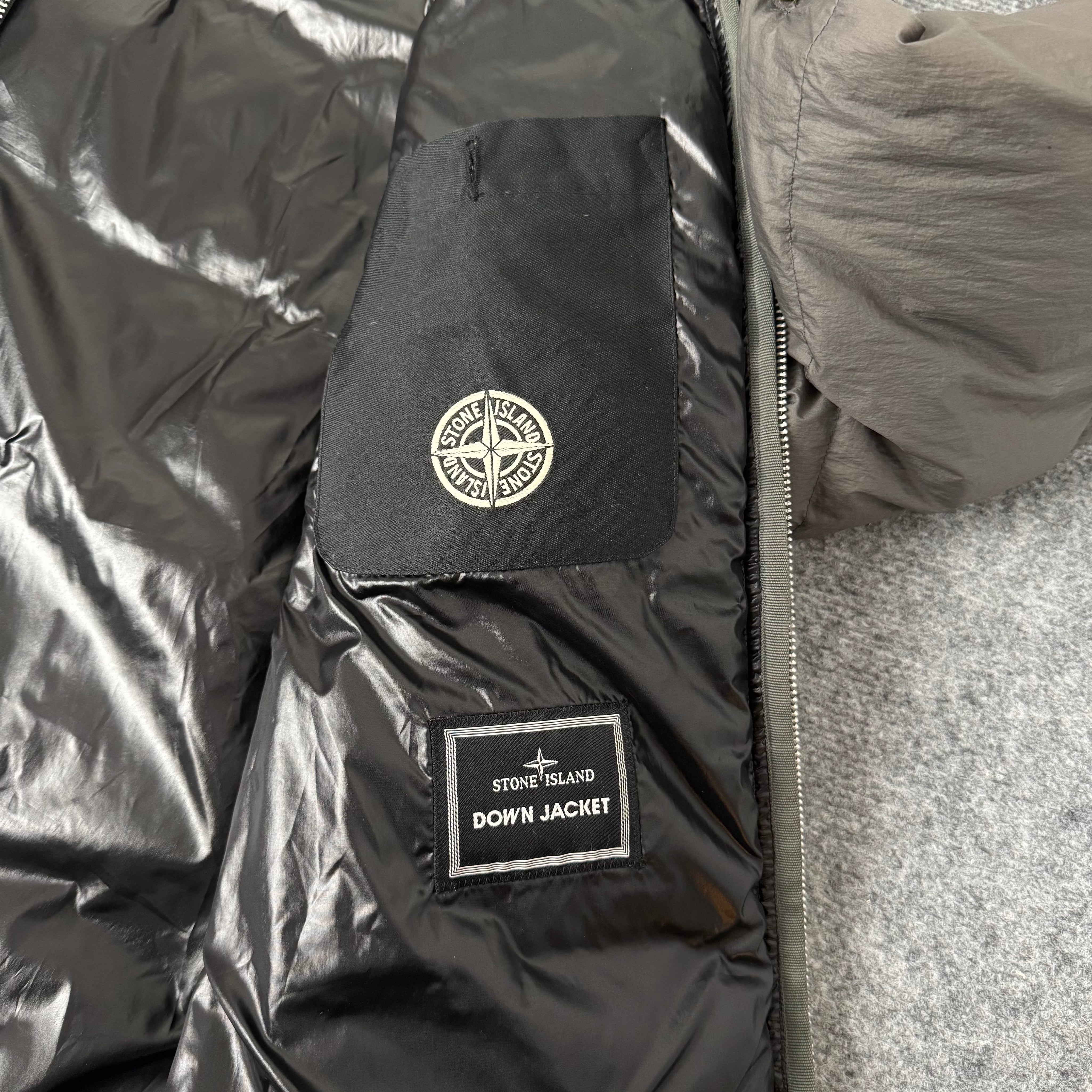Stone Island jakke (Str. M)