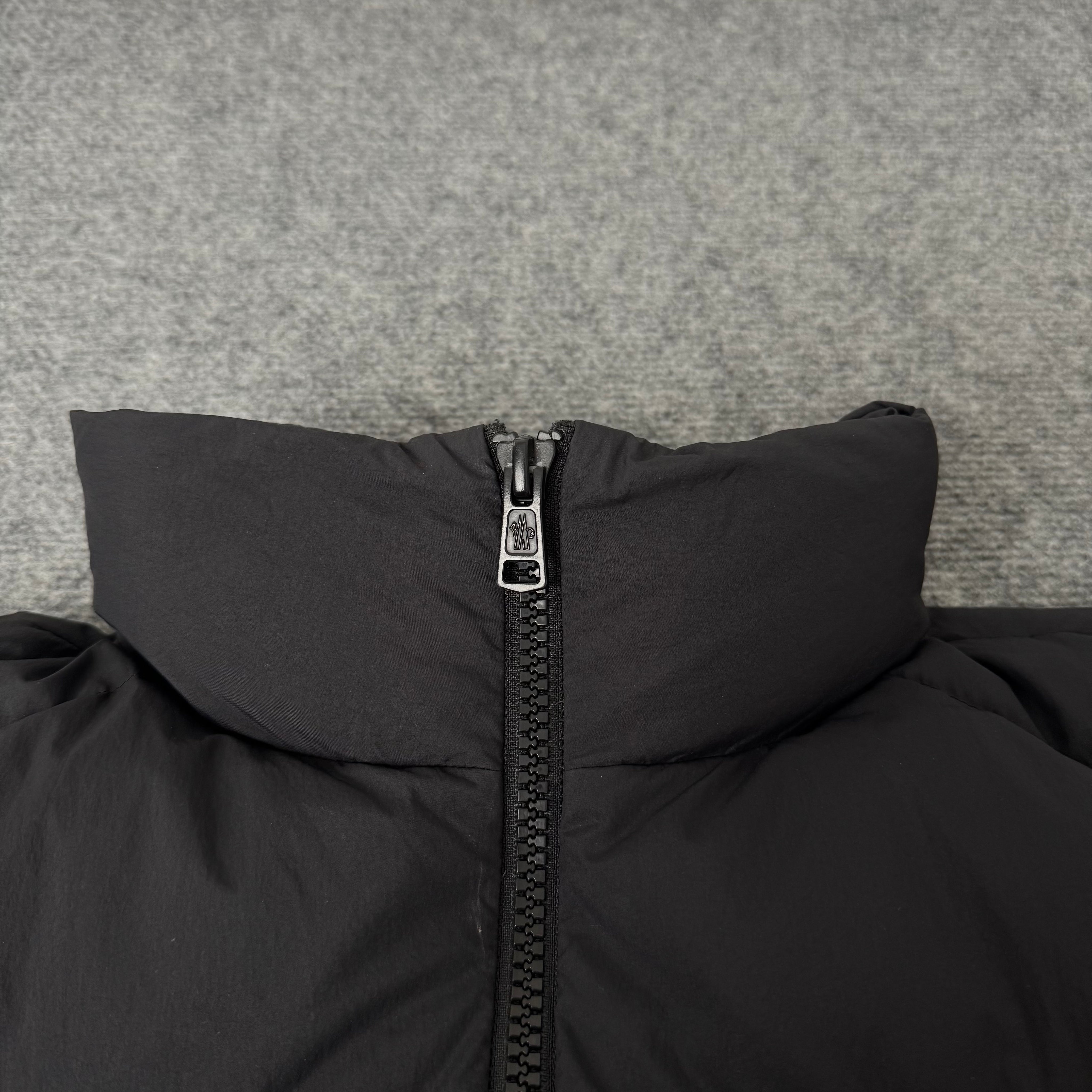 Moncler jakke (Str. S)