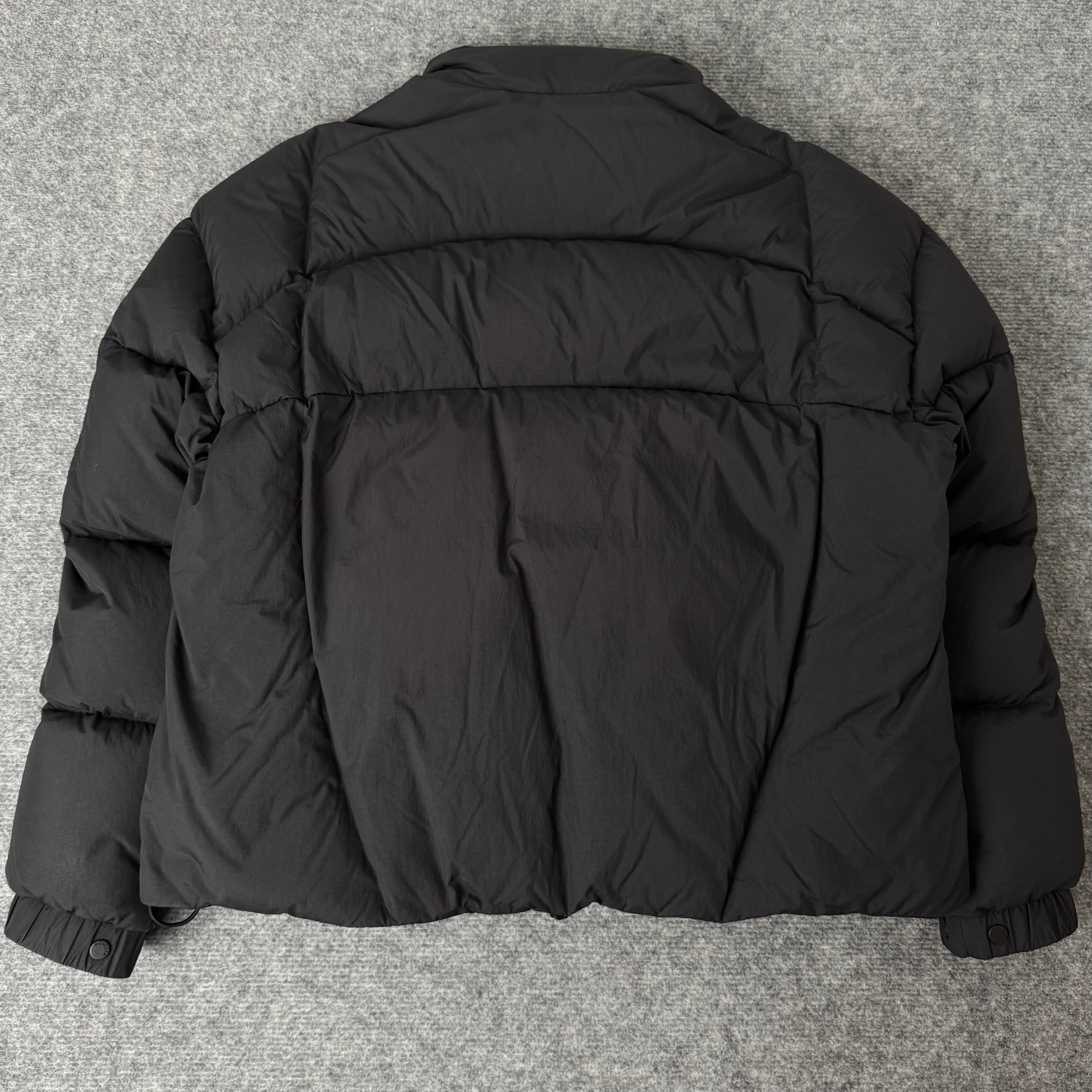 Moncler jakke (Str. S)