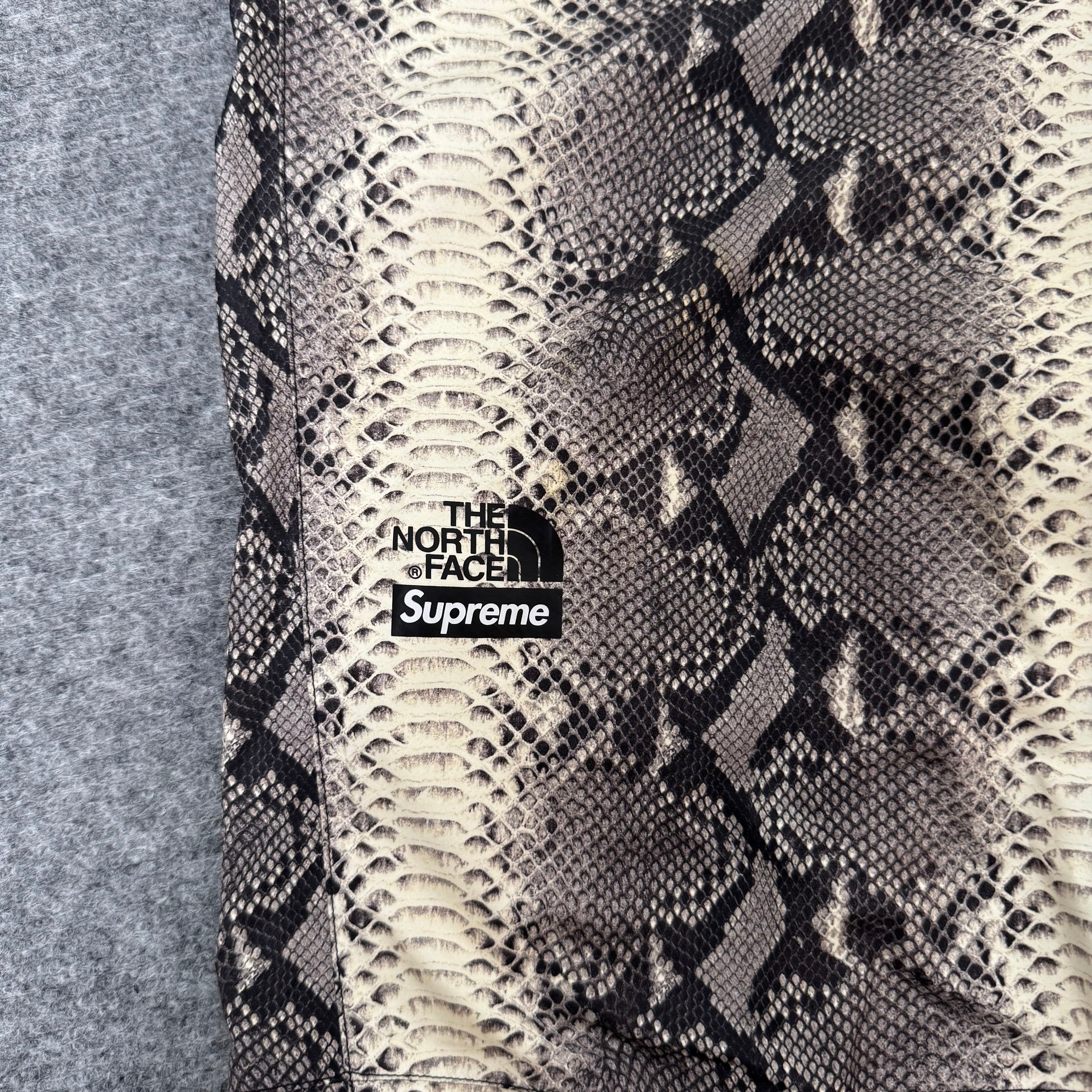 Supreme x The North Face bukser (Str. L)