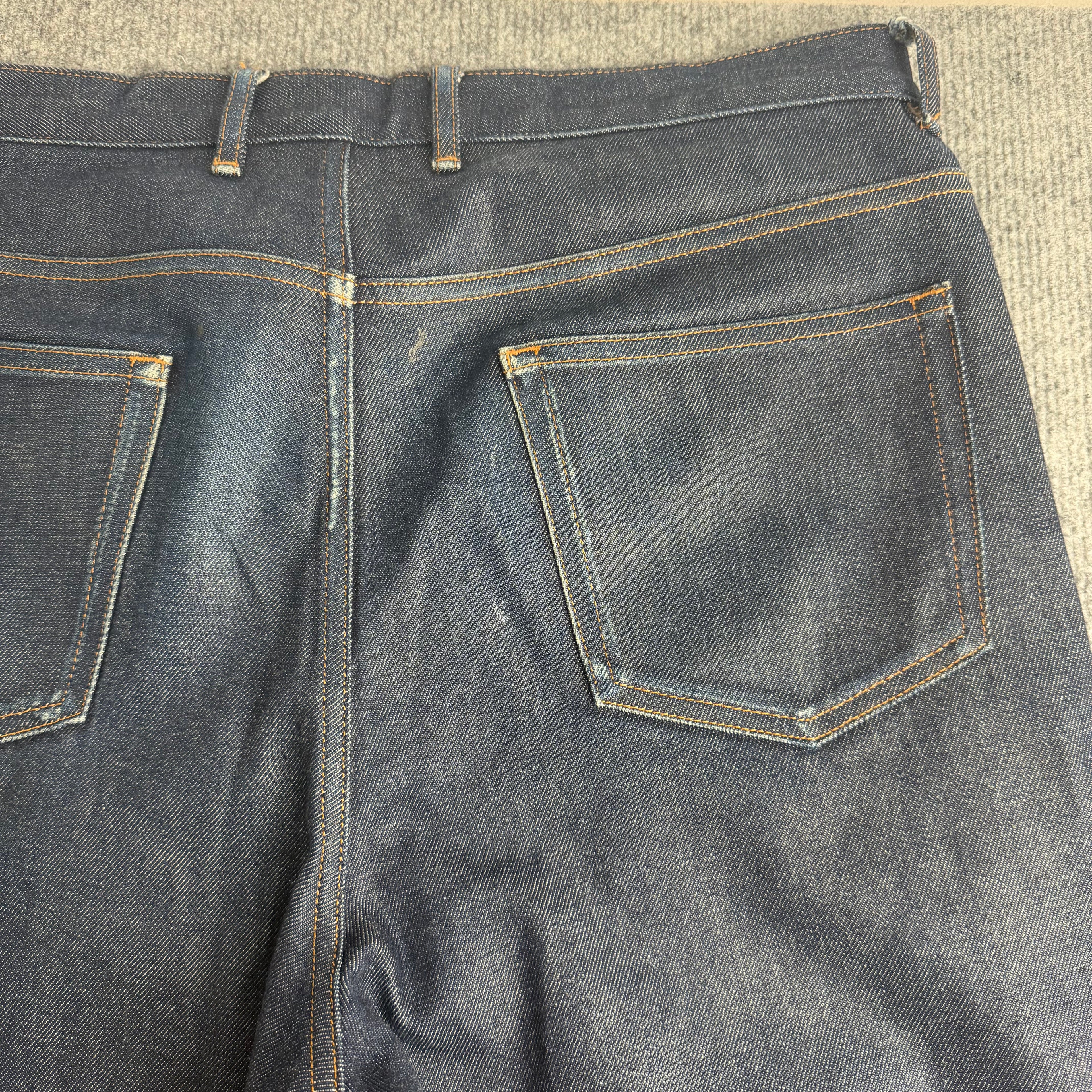 A.P.C bukser (Str. 33)