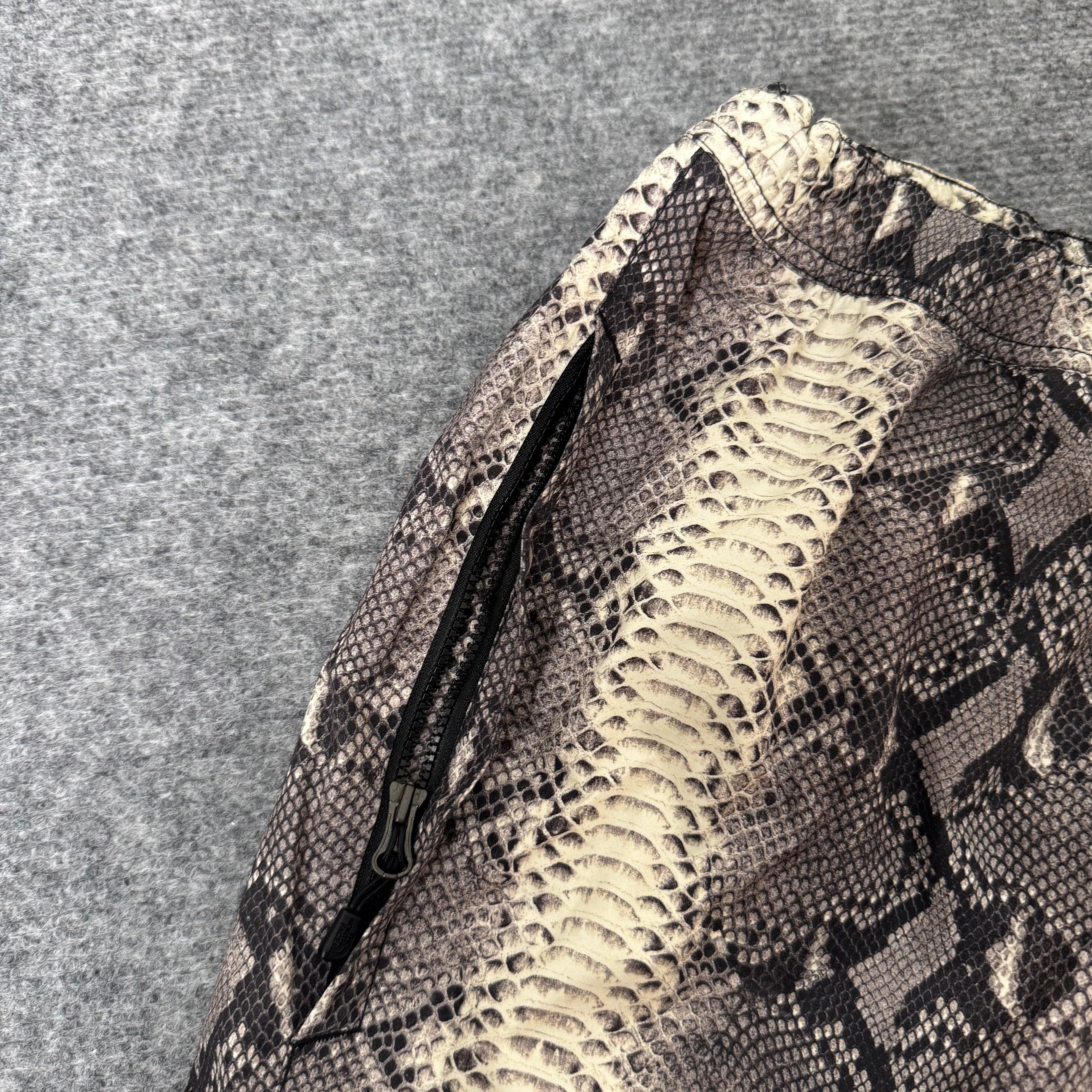 Supreme x The North Face bukser (Str. L)