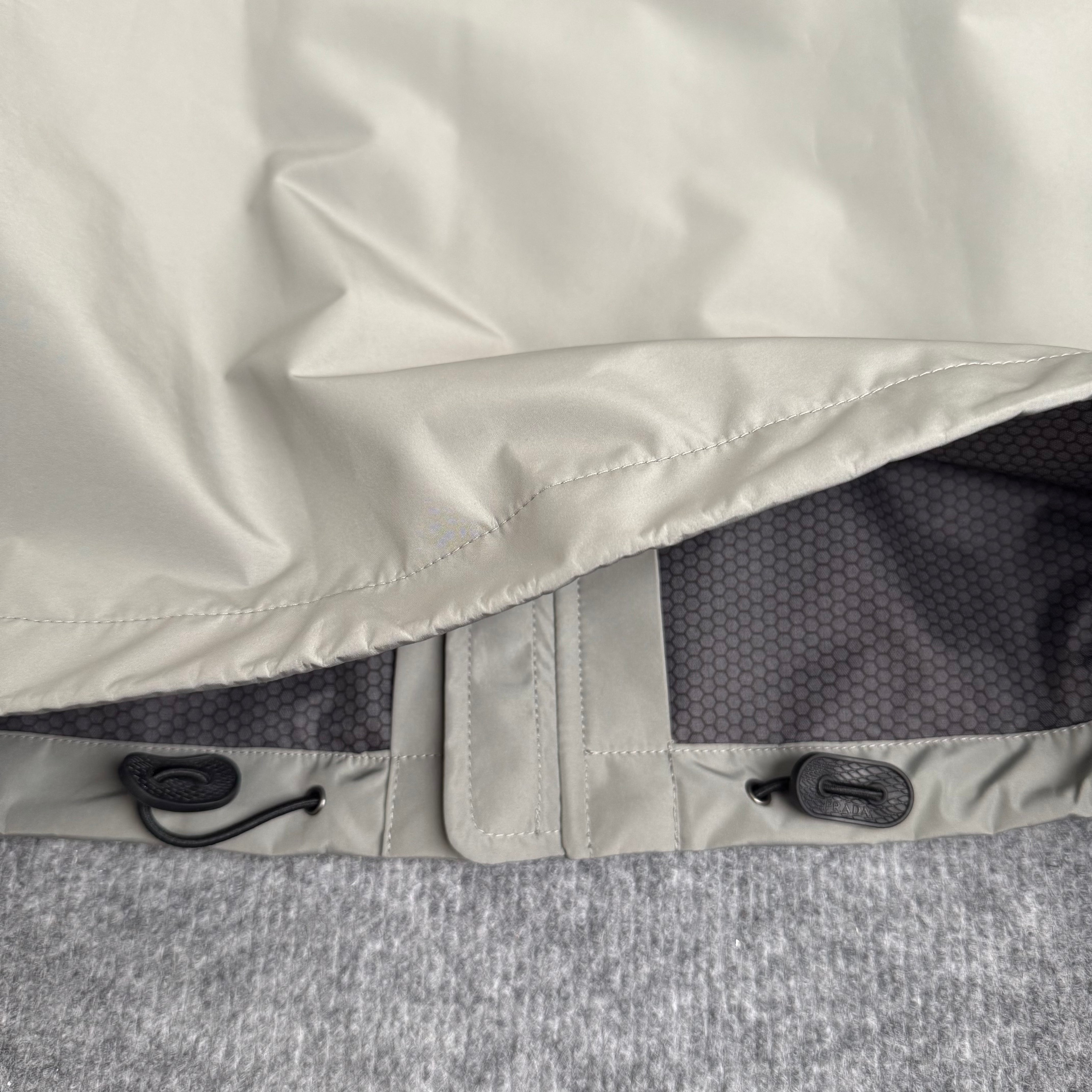 Prada jakke (Str. XS)