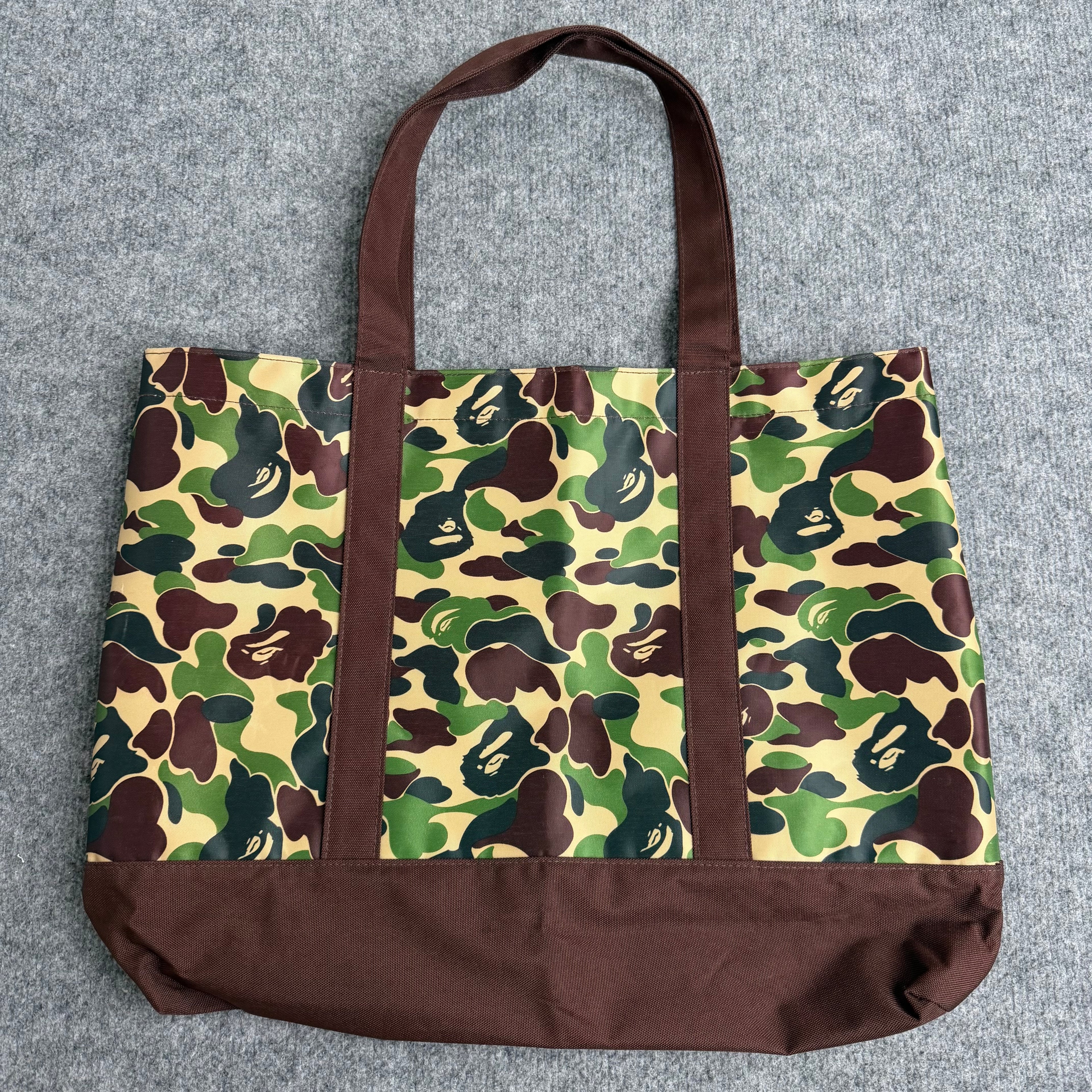 A Bathing Ape taske