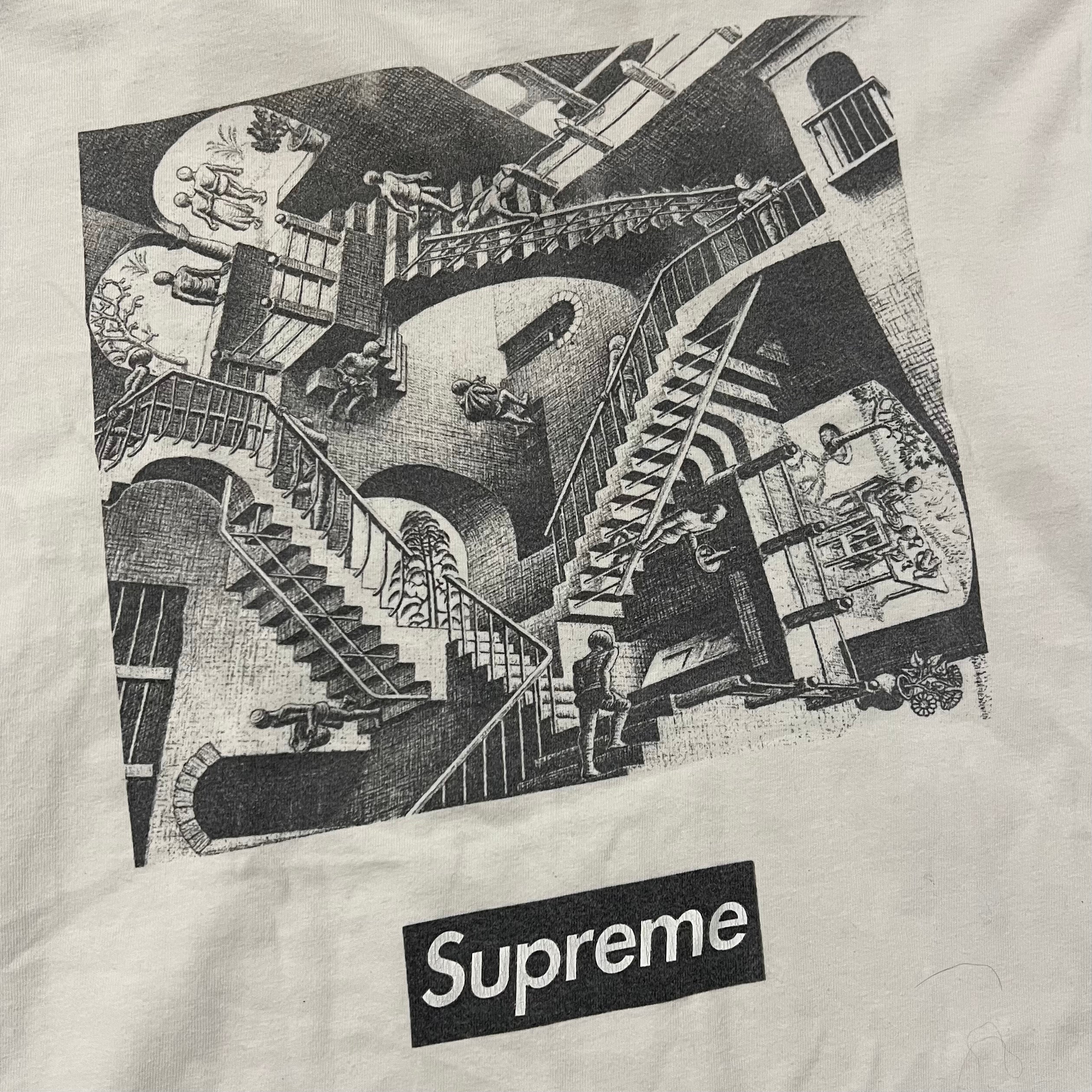 Supreme T-Shirt (Str. L)