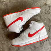 Nike Sb Dunk High White/Gym Red (Storlek 46)