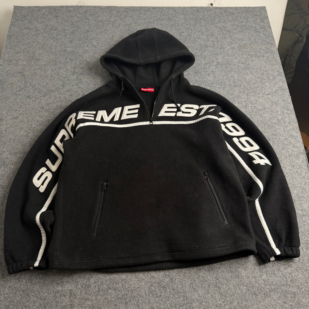 Supreme fleece hættetrøje (Str. M)