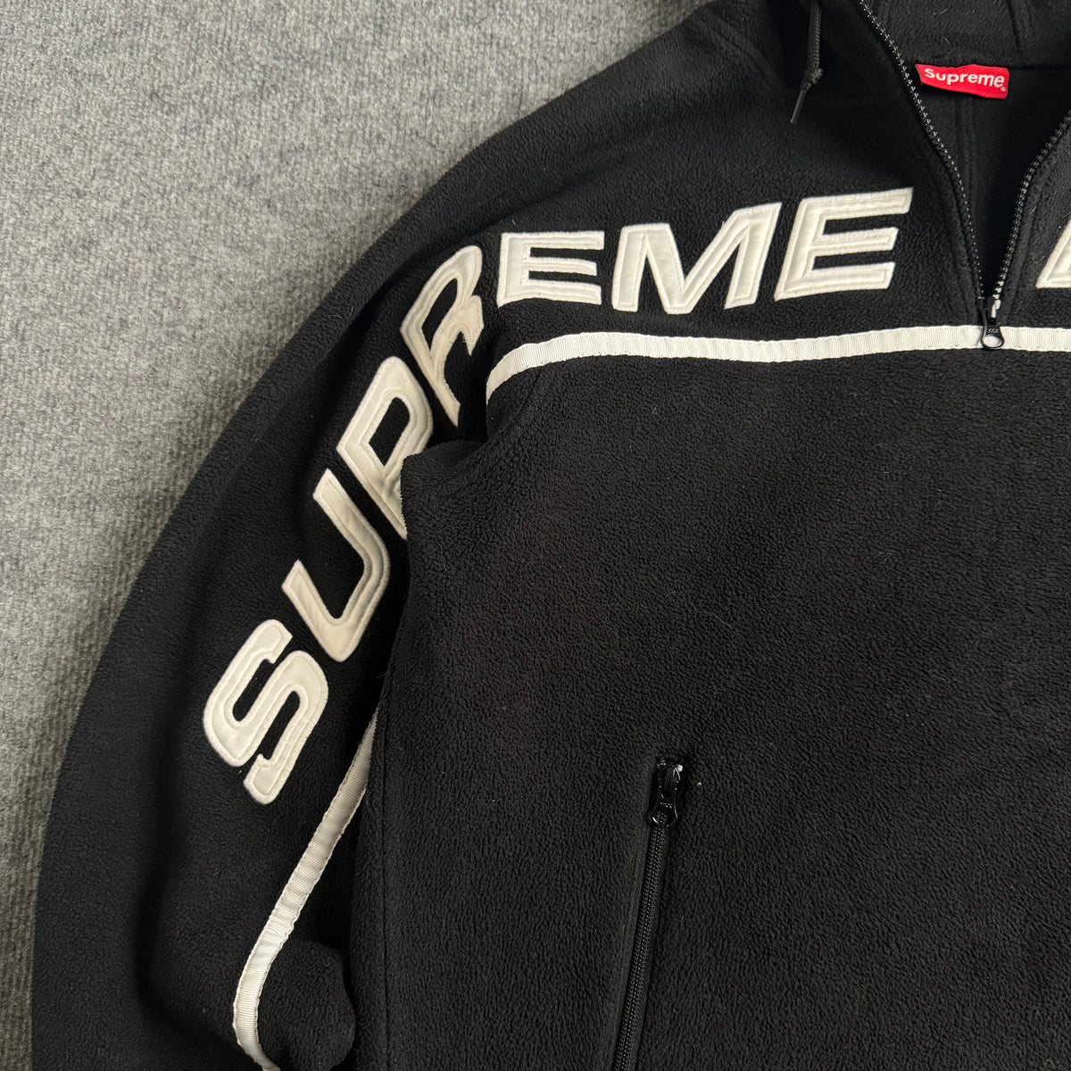 Supreme fleece hættetrøje (Str. M)