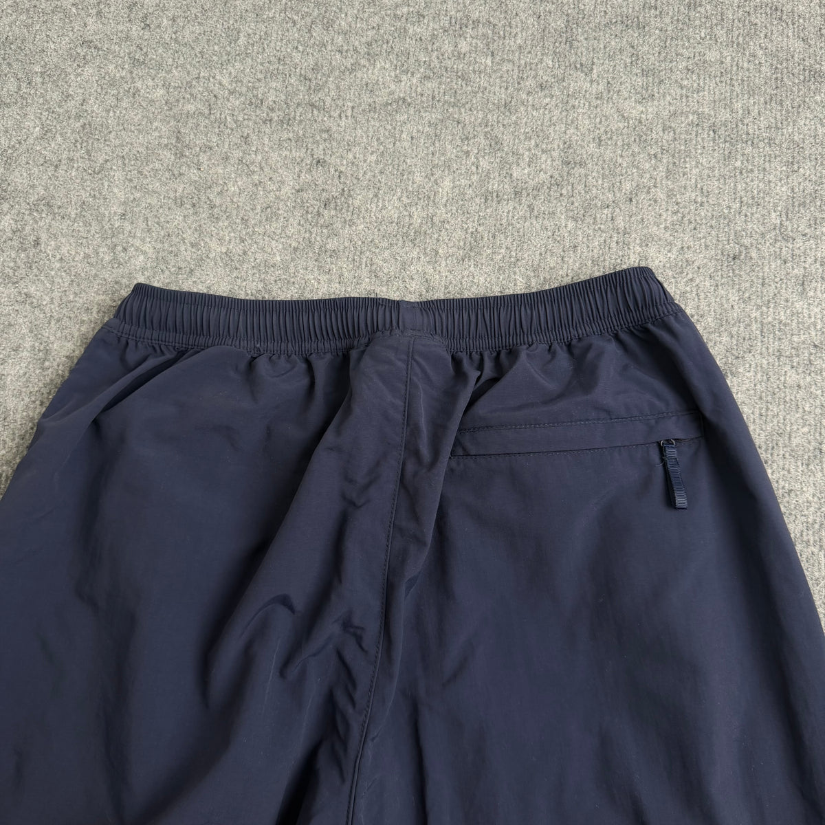 Supreme track pants (Str. S)