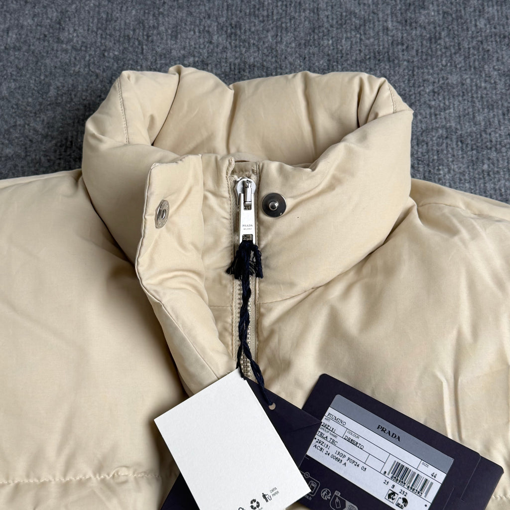 Prada jakke (Str. 44)