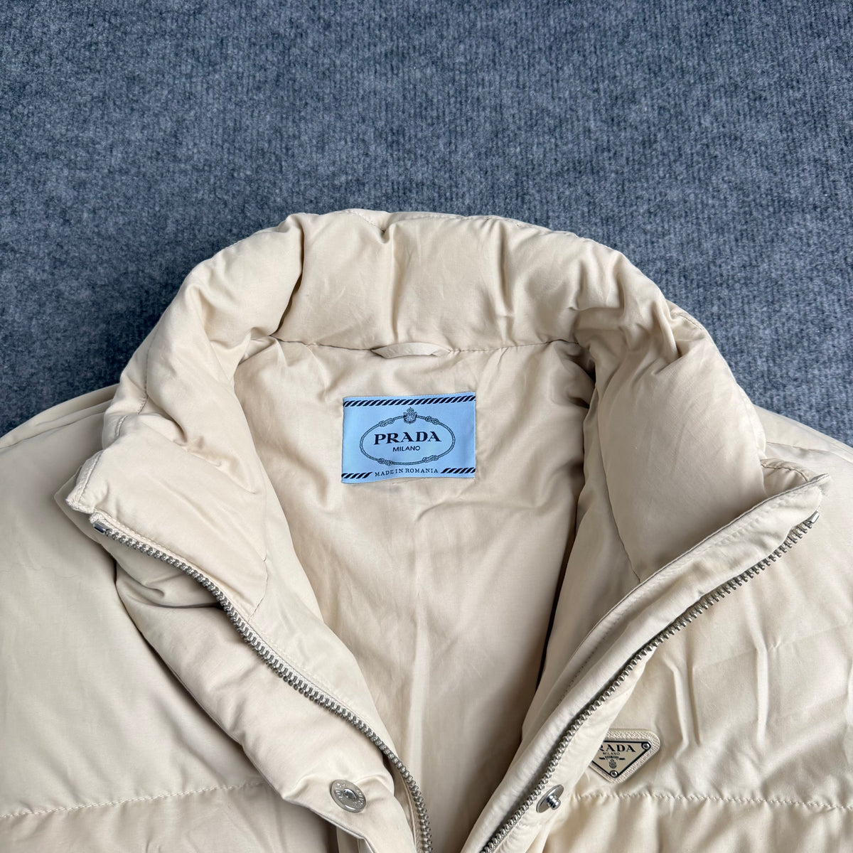 Prada jakke (Str. 44)