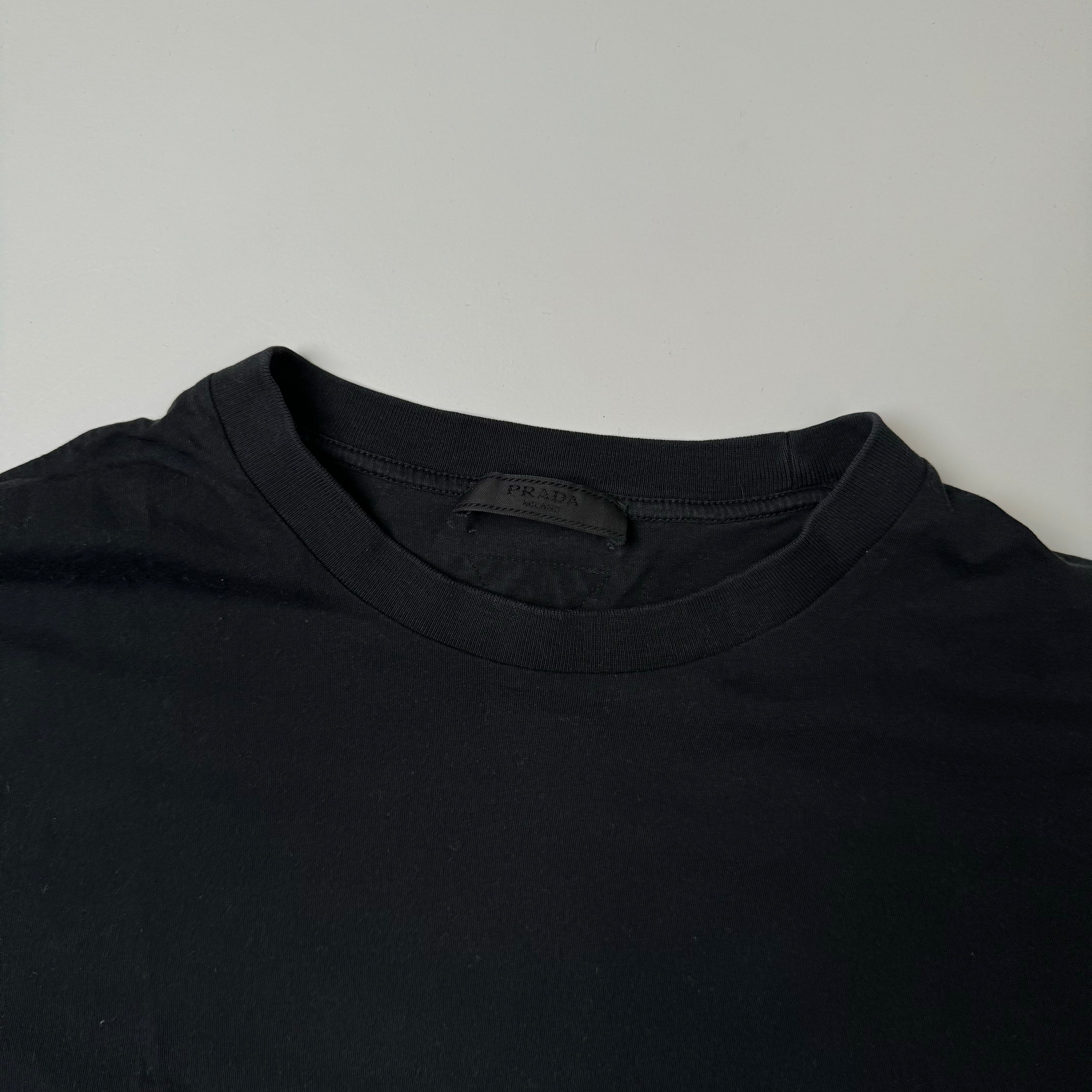 Prada blank t shirt (Str. M)