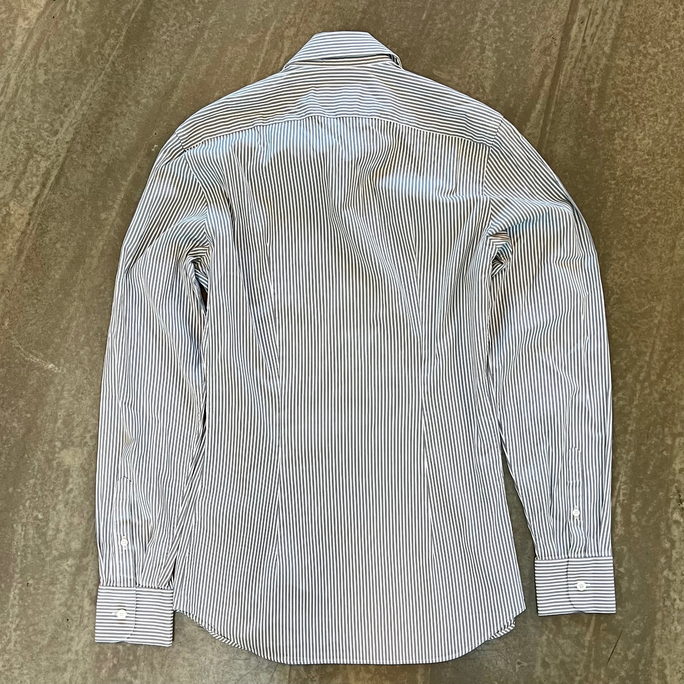 Prada skjorta (storlek 39)