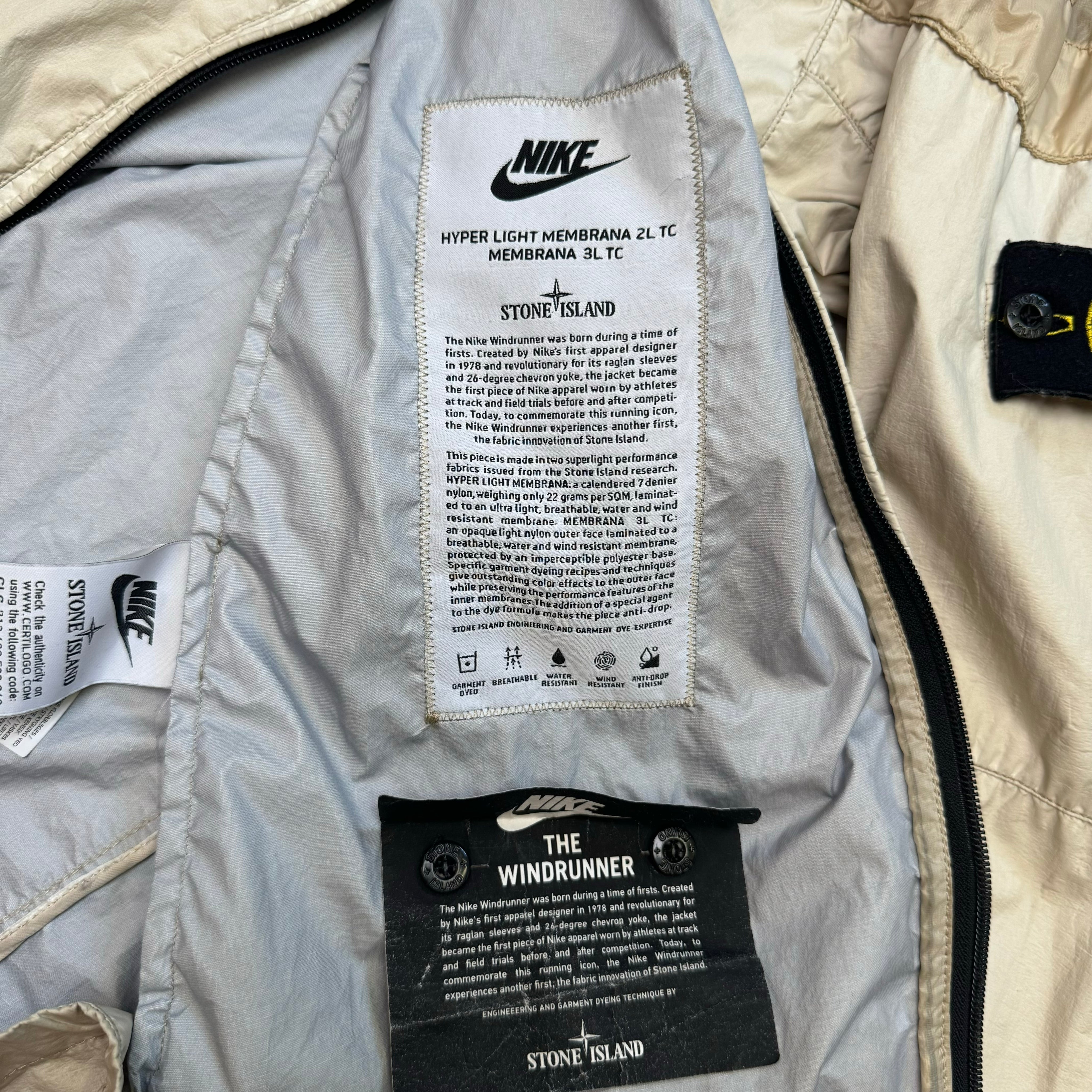 Stone Island x Nike jakke (Str. L)