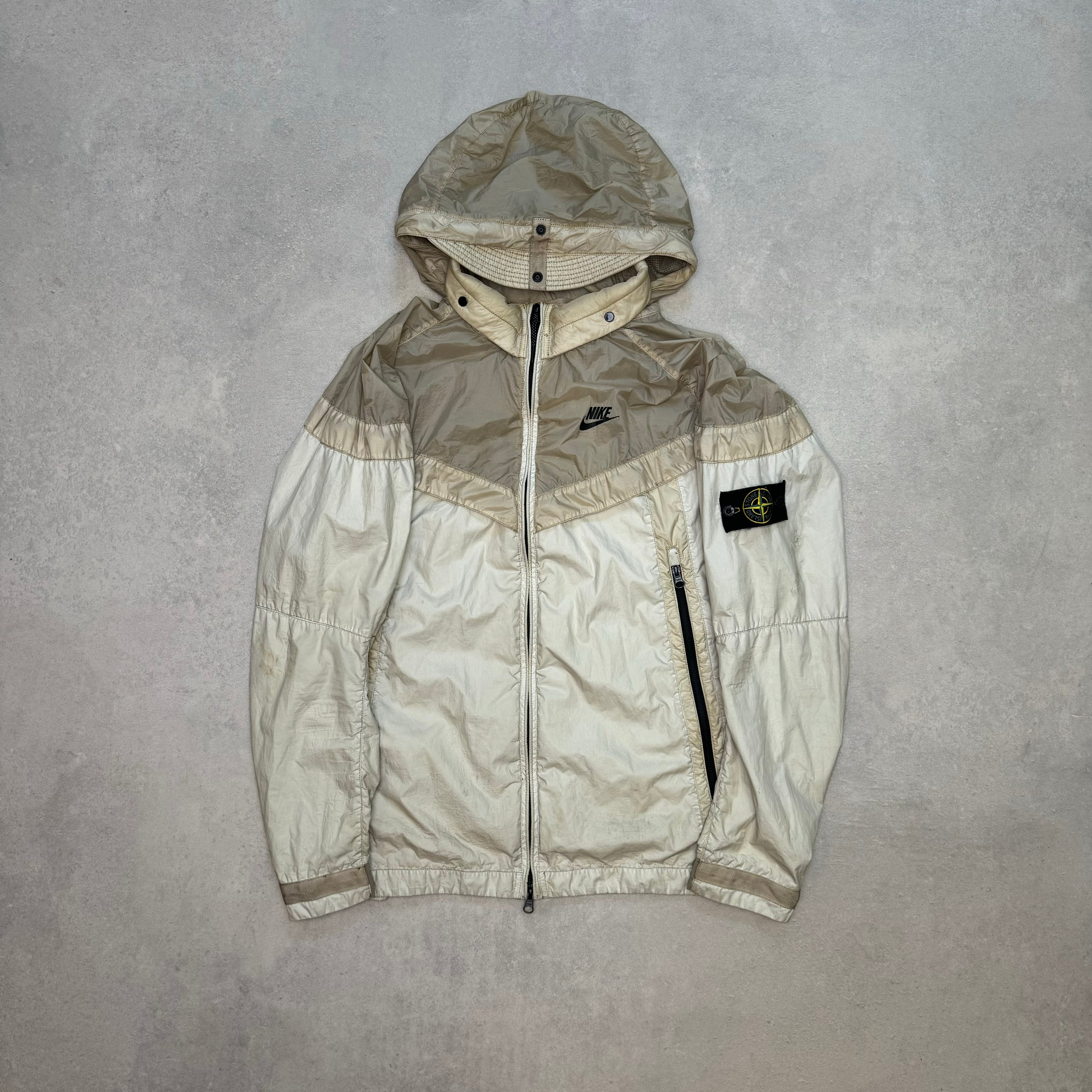 Stone Island x Nike jakke (Str. L)