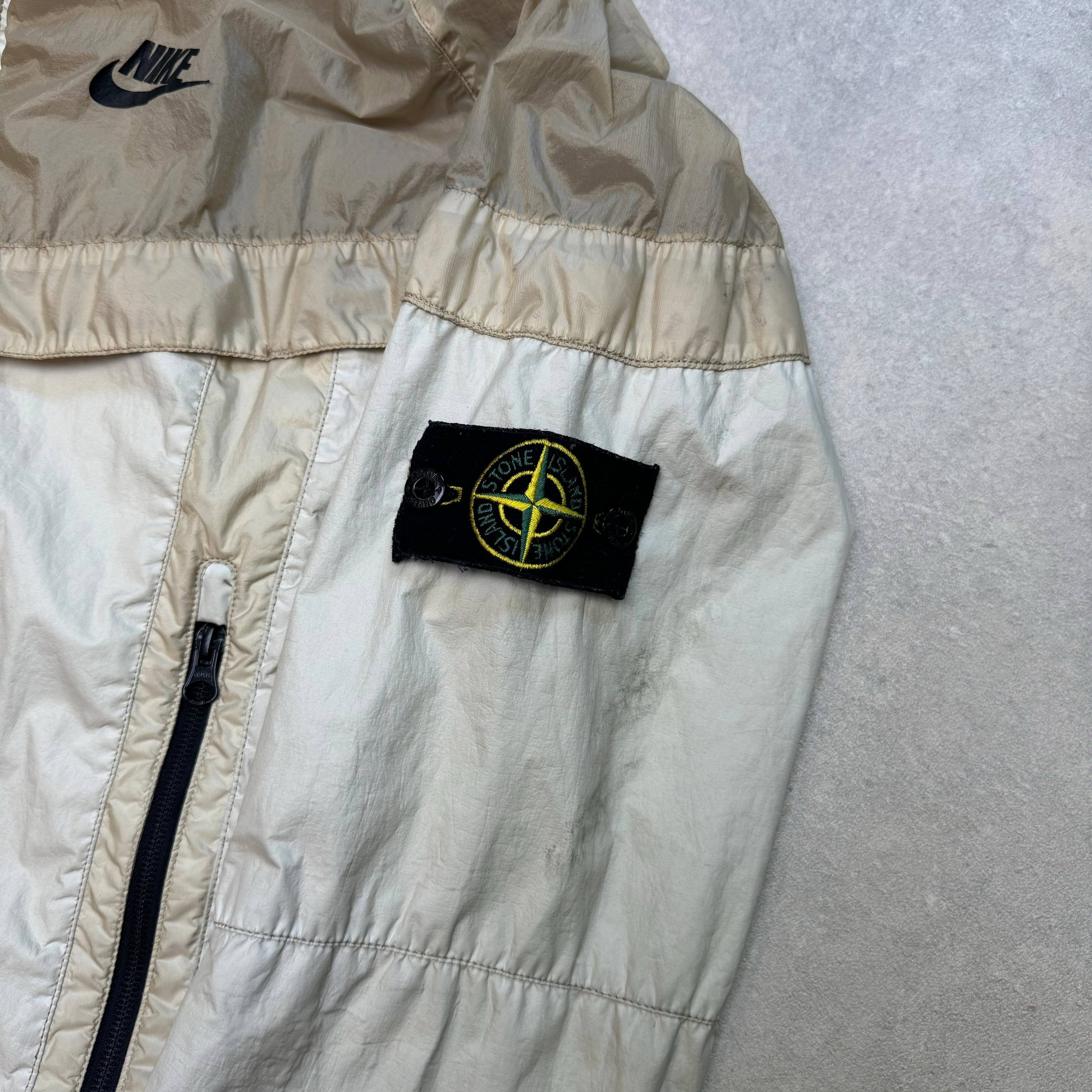 Stone Island x Nike jakke (Str. L)